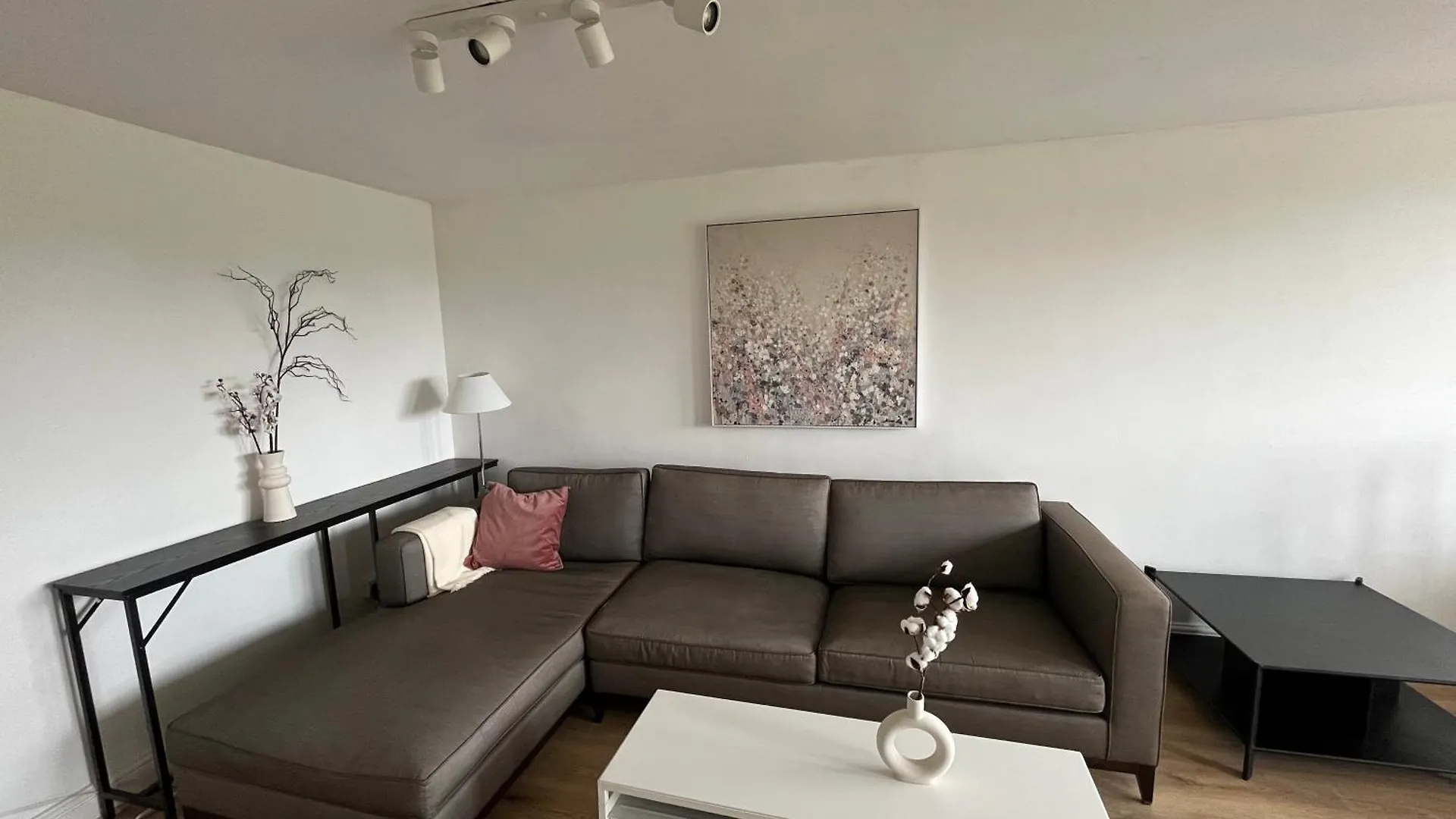 Spacious 2 Bed Flat Near Elizabeth Line Лондон Великобритания